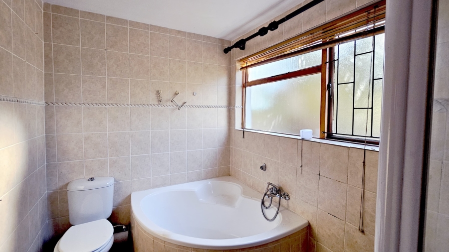 3 Bedroom Property for Sale in Generaal De Wet Free State